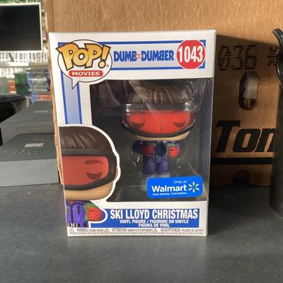 Funko pops dumb and dumber 1043 ski Lloyd Christmas