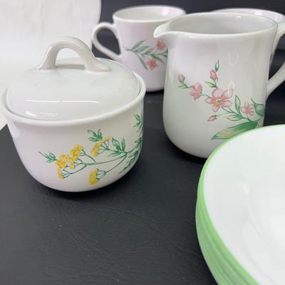 Corelle My Garden 8 pc Set Cup Saucer Creamer Sugar