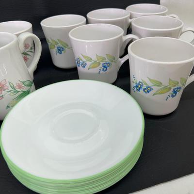 Corelle My Garden 8 pc Set Cup Saucer Creamer Sugar