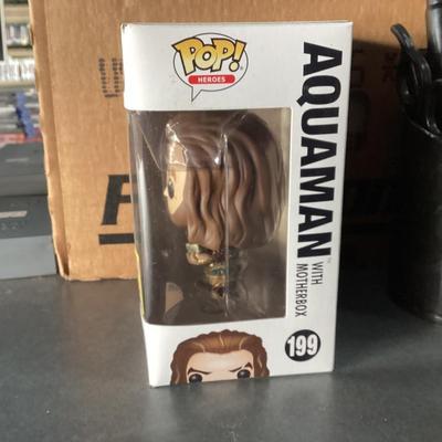 Funko Pop justice league, 199 Aquaman and mother box