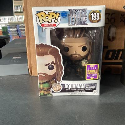 Funko Pop justice league, 199 Aquaman and mother box