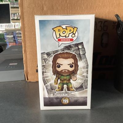 Funko Pop justice league, 199 Aquaman and mother box
