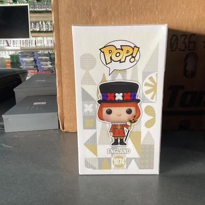 Funko pops itâ€™s a small world 1074, England