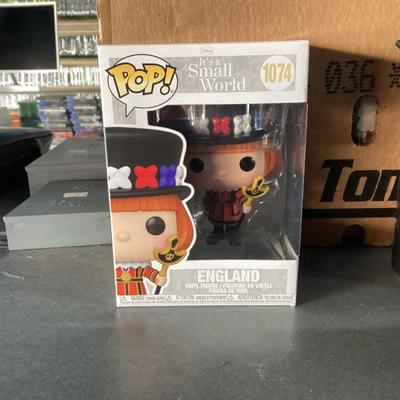 Funko pops itâ€™s a small world 1074, England