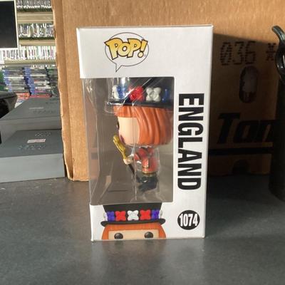 Funko pops itâ€™s a small world 1074, England