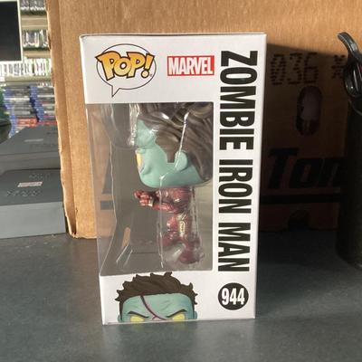Funko pops what if 944 zombie Iron Man