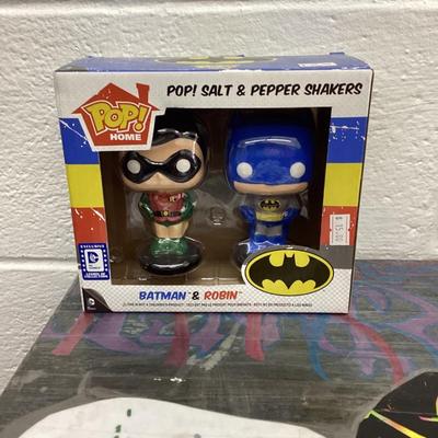 Funko pops salt and pepper shakers, Batman and Robin