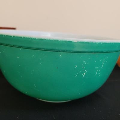 Vintage Pyrex Bowls (K-CE)