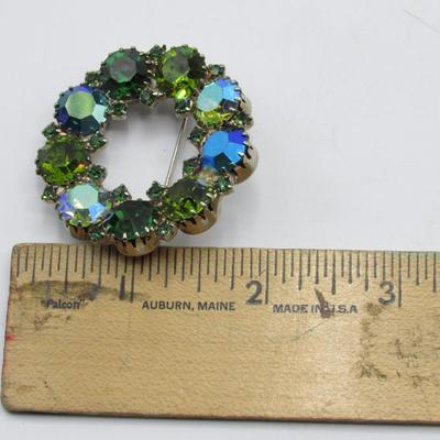 Karu Arke Inc Lapel Wreath Faux Green Sparkling Jewel Pin