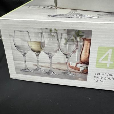Medici 8 Wine Goblets 8 1/2" Tall 13oz. Lovely Stem Ware New in Box