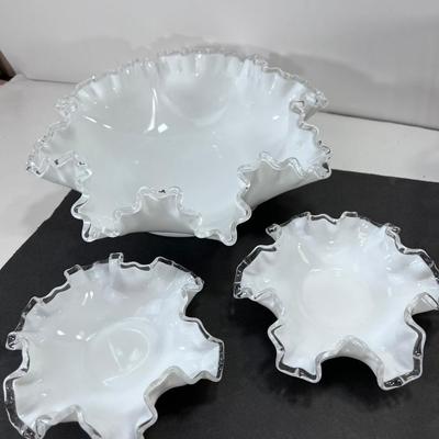 Dish rack shabby chic decorative Hibel plates Fenton Silver light bowls