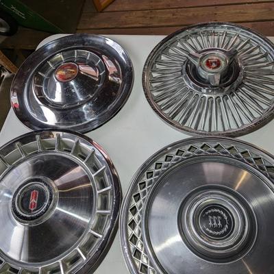 Vintage Old's, Crown Vic, Ford Falcon, Chevy Hubcaps