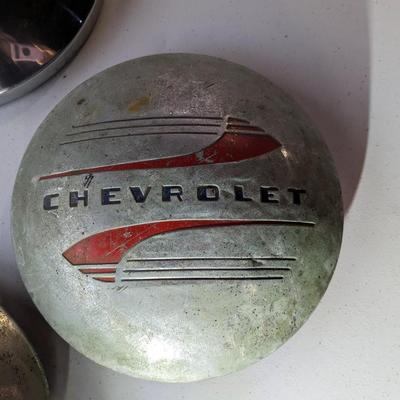 5 Rare Very Cool Vintage Chevy Hubcaps