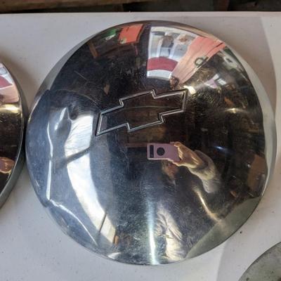 5 Rare Very Cool Vintage Chevy Hubcaps