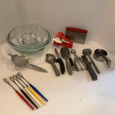 252 Zyliss Cheese Grater , Fondue Forks and Metal Utensils