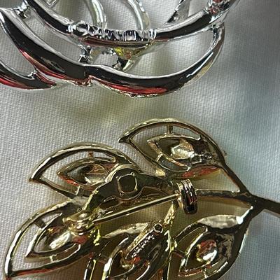Brooches, pins & cuff links