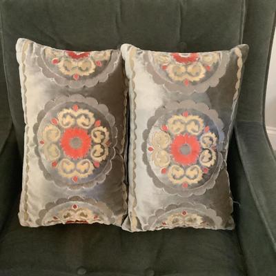 263 Pair of Velvet Lumbar Rectangle Pillow with Medallion Design