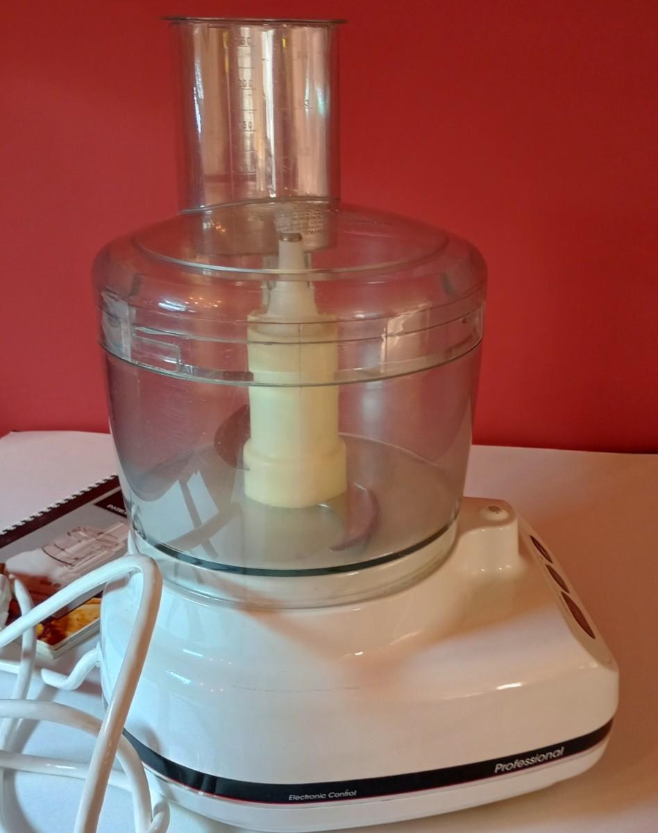 LOT 31K Kitchen Aid Ultra Power Y Food Processor w/ Manual