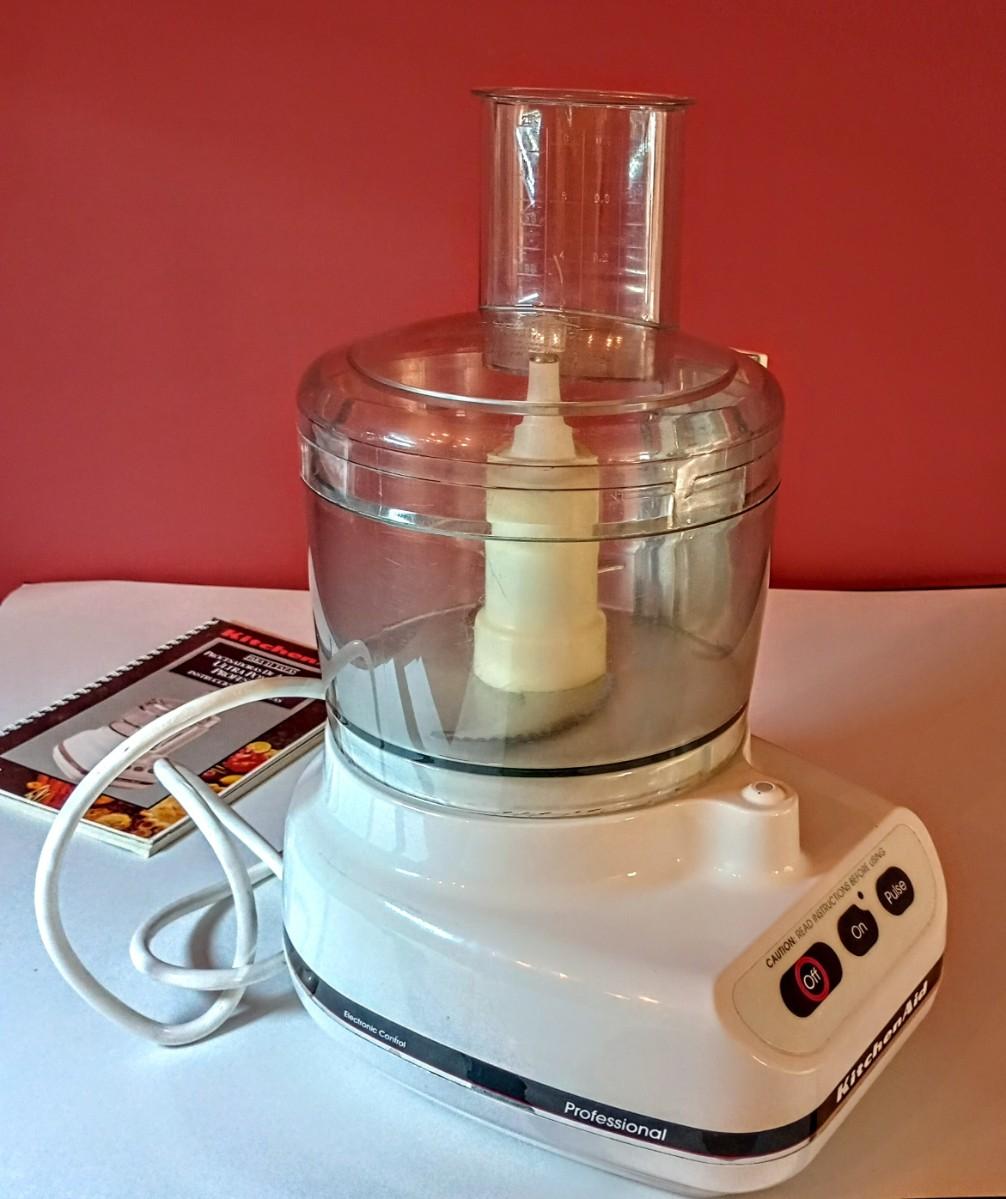 LOT 31K Kitchen Aid Ultra Power Y Food Processor w/ Manual