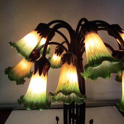 Tiffany Style Glass Tulip Shade Table Top Lamp with Metal Base- Approx 22