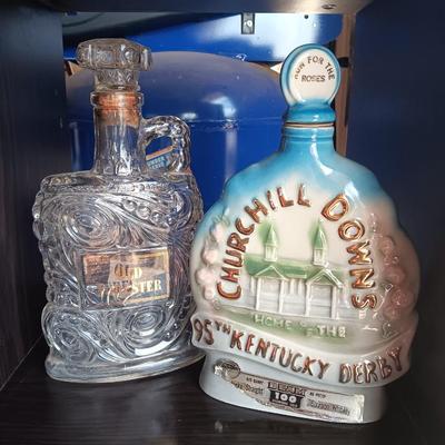 Churchill Downs 95th Run for the Roses Decanter and Old Forester Bottle