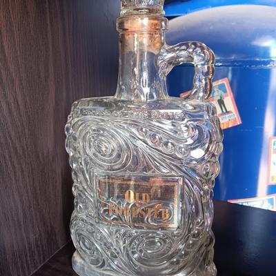 Churchill Downs 95th Run for the Roses Decanter and Old Forester Bottle