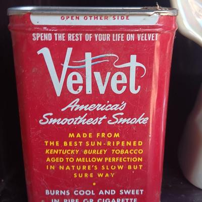 Jim Beam Florida seashell decanter with vintage Velvet tobacco tin