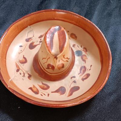 Pottery Sombrero with wooden Mexico salt & pepper shakers and metal spice tins
