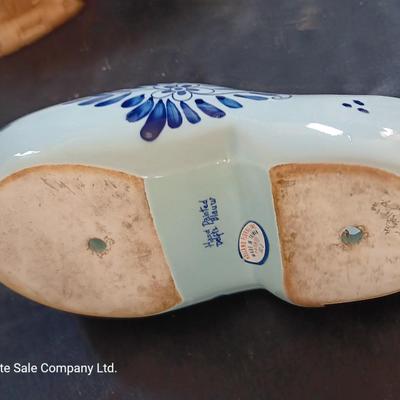 Vintage hand painted Holland Delft Holland floral planter with tin and wicker covered bottle