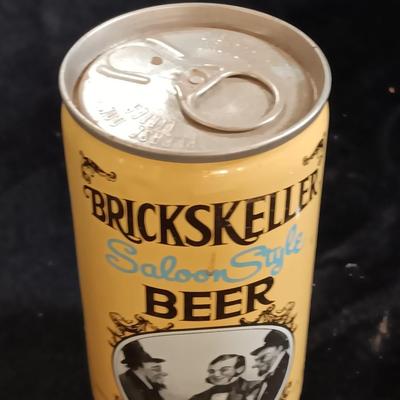 Vintage Beer cans with Humorous salt & pepper Kwyatt Urp and Wild Bill Hiccup salt & pepper shakers