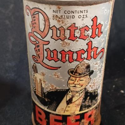 Vintage Beer cans with Humorous salt & pepper Kwyatt Urp and Wild Bill Hiccup salt & pepper shakers