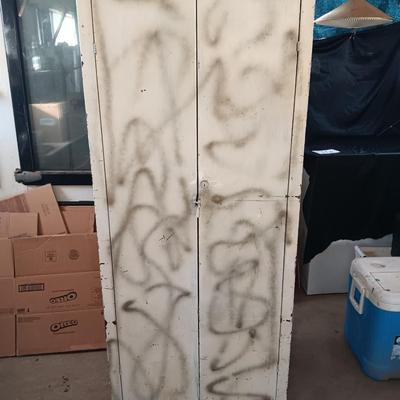 Large tin storage locker