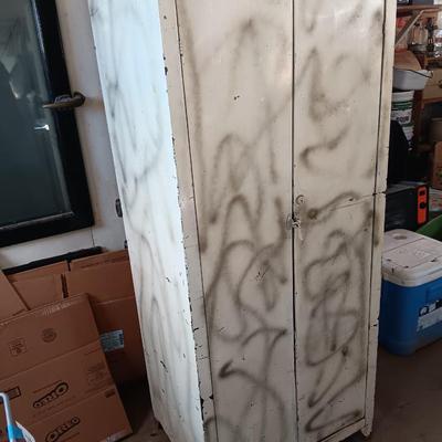 Large tin storage locker