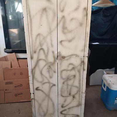 Large tin storage locker