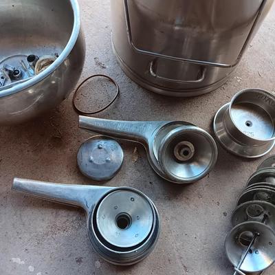 Stainless steel Milking machine - bucket - with hoses and a cream separator