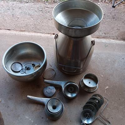 Stainless steel Milking machine - bucket - with hoses and a cream separator