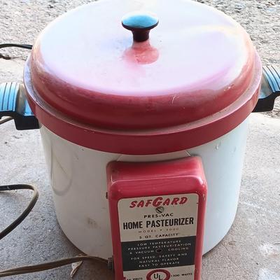 5 Quart SafGard Pres-Vac Home Pasteurizer Model P5000 Homestead