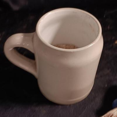 Doans pill tin - Shaving brush and mug