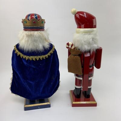 486 Pair of Santa Wooden Nutcrackers 17.5â€