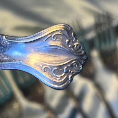 Rogers Bros. Silver Plate Vintage pattern dessert forks