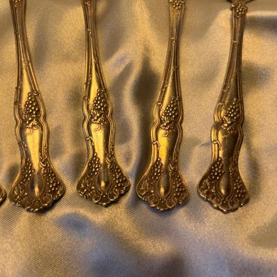 Rogers Bros. Silver Plate Vintage pattern dessert forks