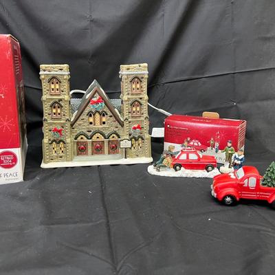 Kohl's The Village Collection Cathedral of Peace with Cars and Figures Lighted Christmas House 2004