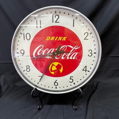 Vintage Coca Cola Round 15" Battery Operated Clock