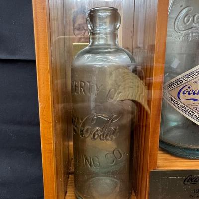 Coke Coca-Cola Vintage Commemorative 3 Bottle Set Wooden Display 1899, 1900, 1915
