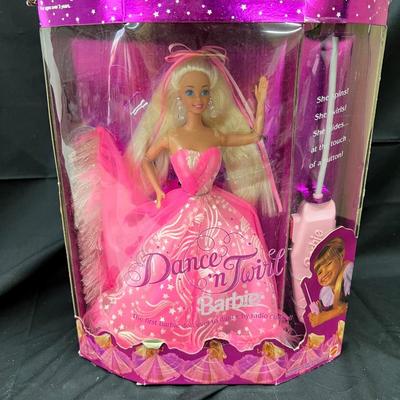 Barbie Dance N Twirl 1994 New in Box