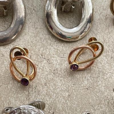 38 Pairs of Clip Earrings (DR-SS)