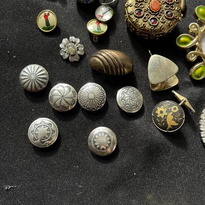 Fashion Accessories incl Hat Pins, Buckles & Brooches (DR-SS)