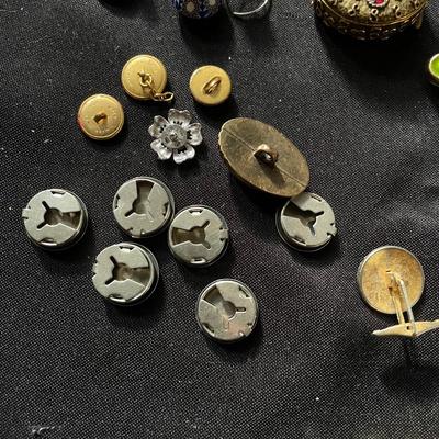 Fashion Accessories incl Hat Pins, Buckles & Brooches (DR-SS)