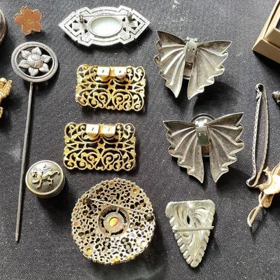 Fashion Accessories incl Hat Pins, Buckles & Brooches (DR-SS)