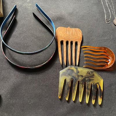 Fashion Accessories incl Hat Pins, Buckles & Brooches (DR-SS)